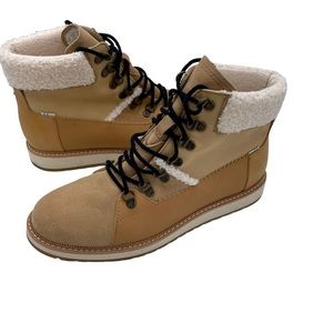 TOMS Mesa Faux Sherpa Cuff Brown Beige Tan Waterproof Lace Up Ankle Boots 9.5